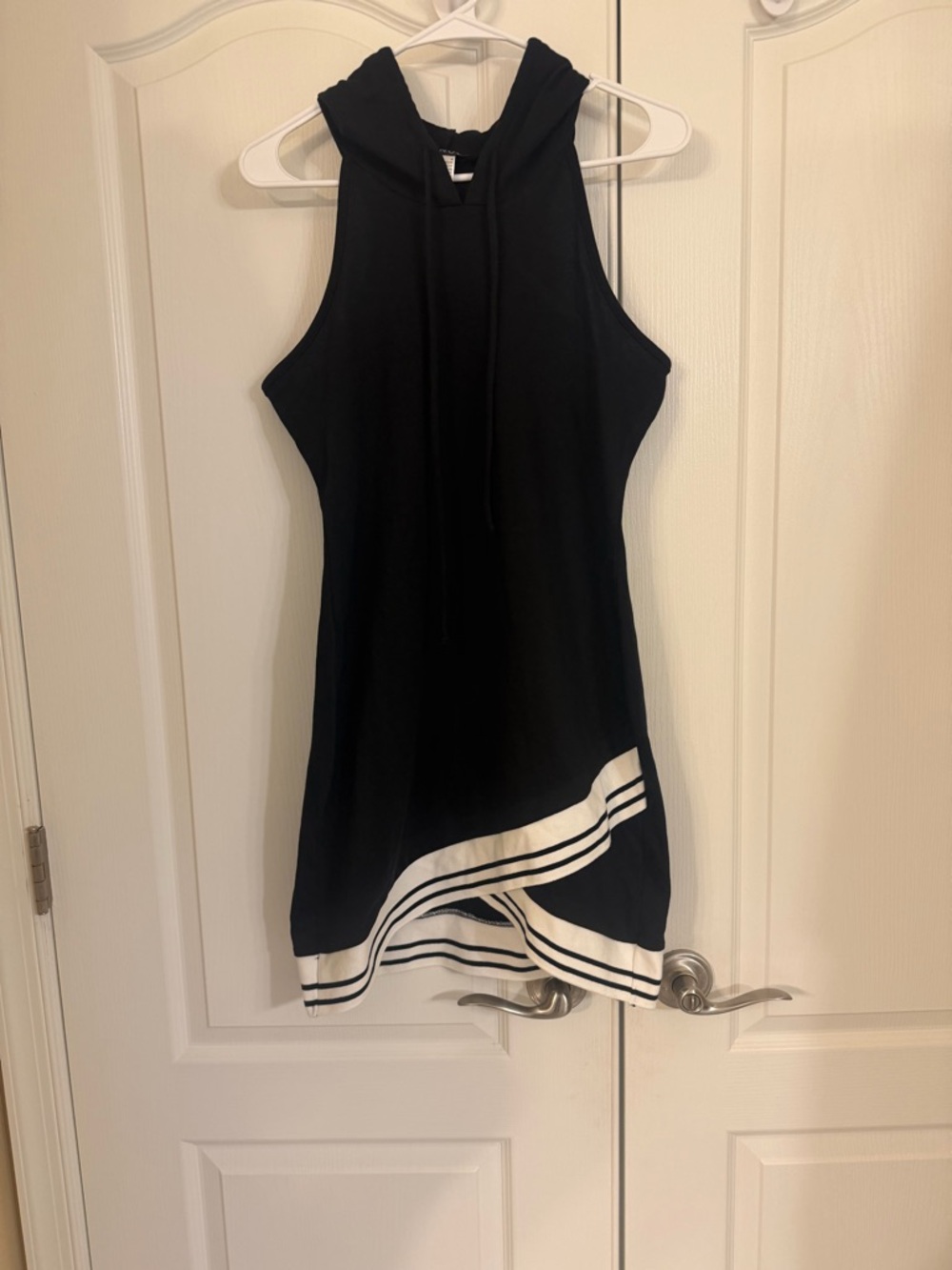 VENUS Black Sleeveless Hoodie Tennis Dress w/White crisscross detail never worn!